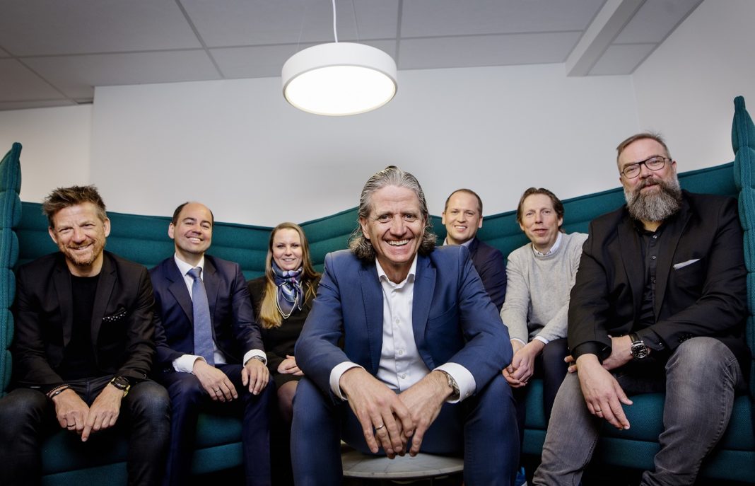 Dentsu Aegis kjøper Red