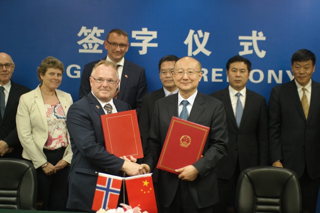 Fiskeriminister Per Sandberg til Kina