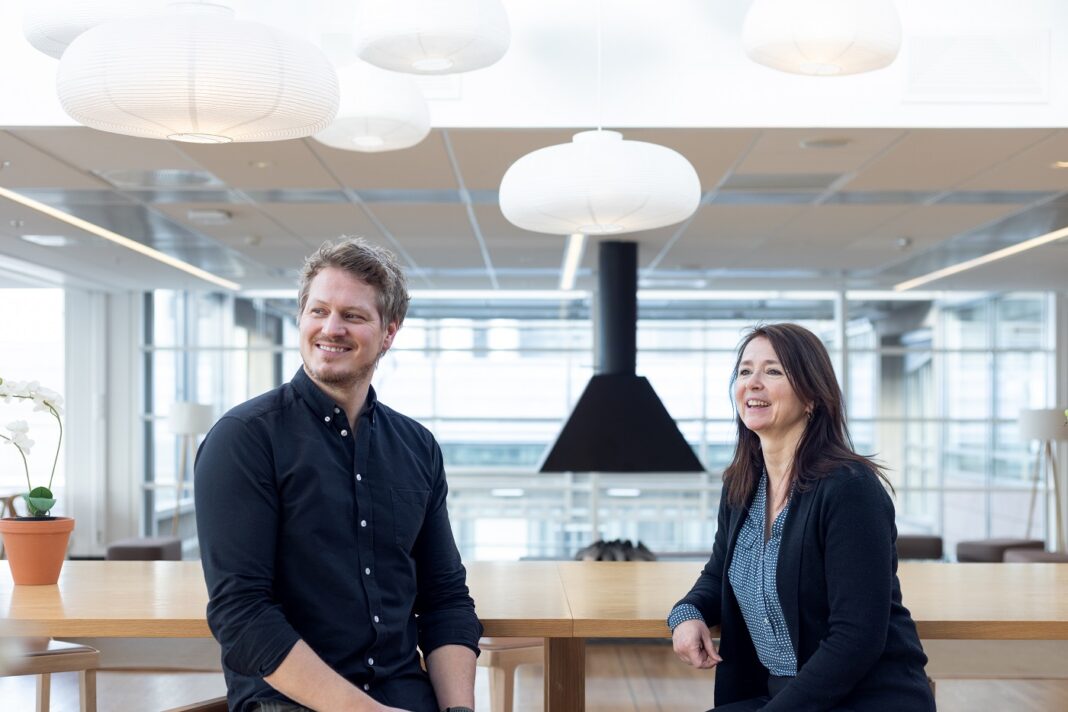KJØP: Schibsted Ecommerce & Distribution, her ved Håkon Høst Brunsell og Cathrine Laksfoss, kjøper seg nå inn i svensk tech-start up