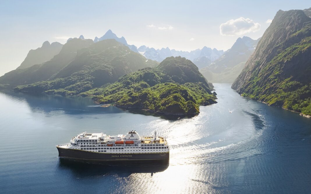 Havila Castor i Trollfjorden
